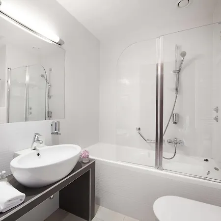 فندق Remisens Premium Ambasador 4*